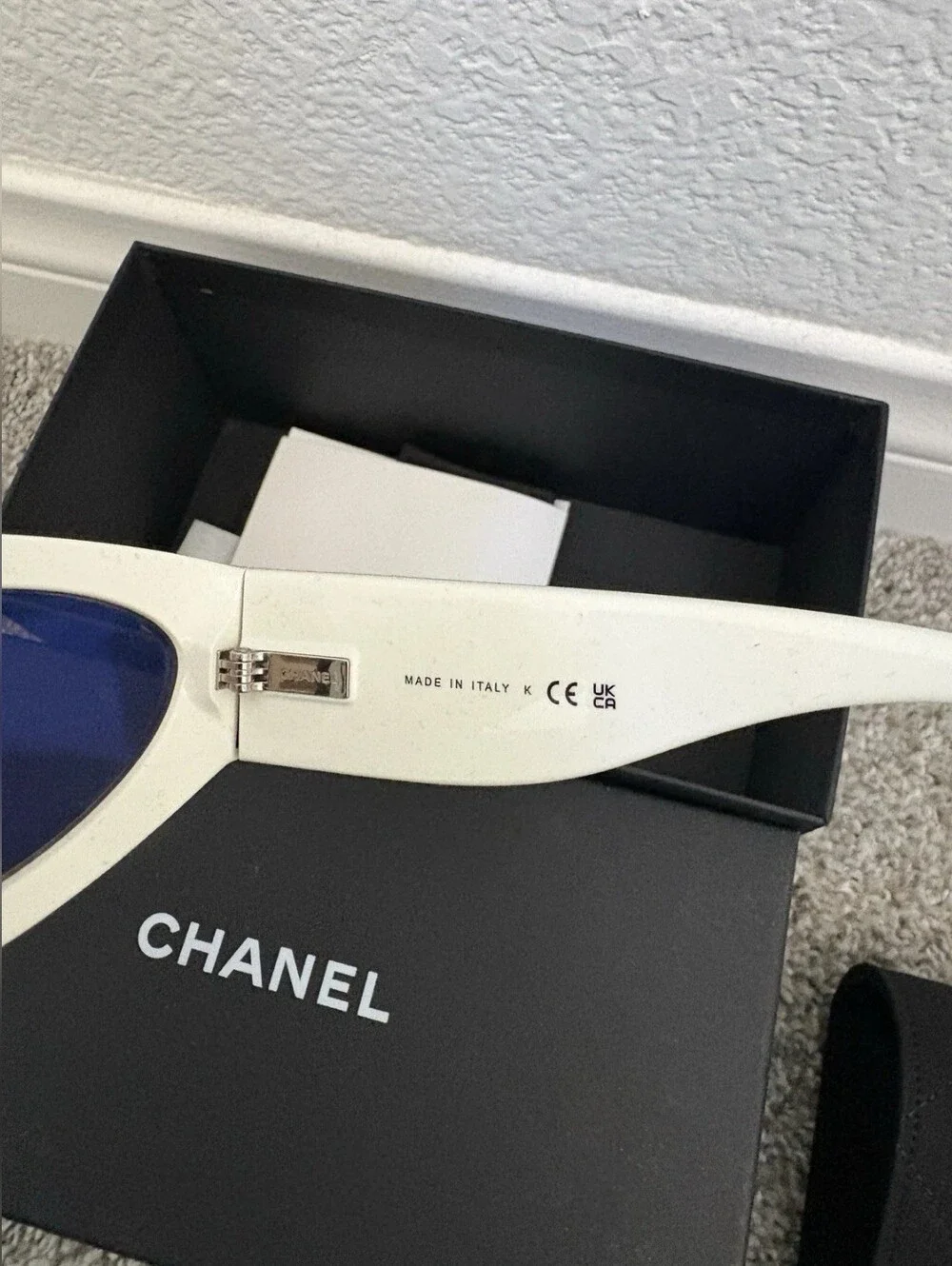 CHANEL Black Cat-Eye Sunglasses with Brown Lenses